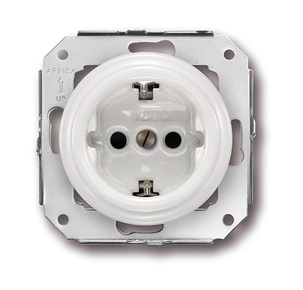 Garby Colonial stopcontact met randaarding 16A/250V porselein wit