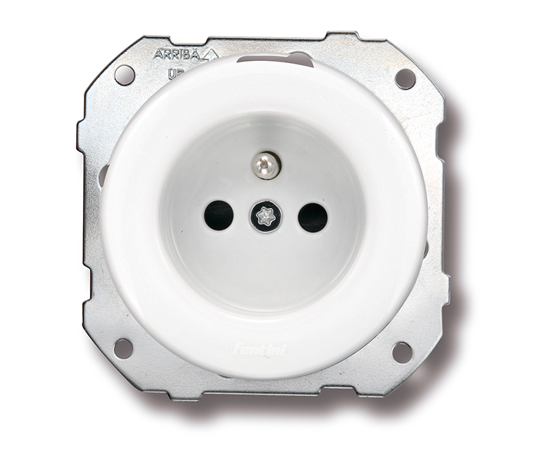DO Low (intégré) prise de courant avec terre F/B 16A/250V en porcelaine blanche